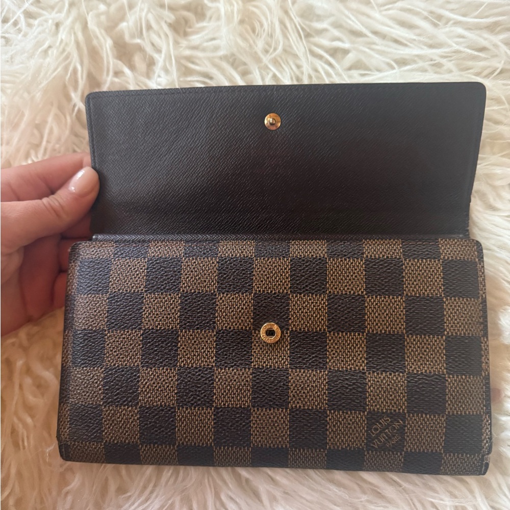 Authentic Louis Vuitton Checkered Wallet - Picture 5 of 10